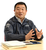 image : Mr. Kaoru Fujinaka (entered company in 1988) Manager, Sales Headquarters, Precision Motor Business Unit