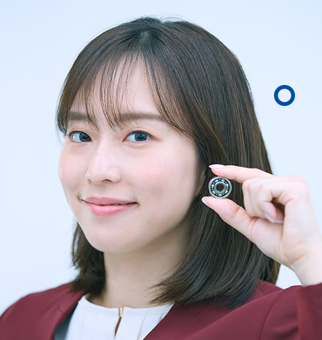 女性が「。」と発言している。