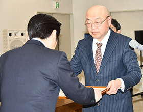 功労賞の受賞式