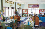 画像：ミネベアタイが新設に協力、図書寄贈した学校の図書室