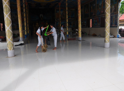 image : Cleaning up inside of a temple
