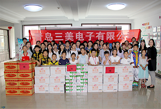 Group photograph (participating employees and their family)