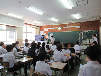 Students attending a guest lecture in a classroom.(3 of 3)