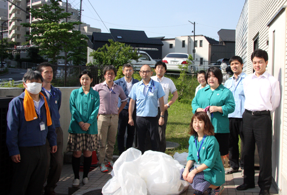 image : Mitsumi Electric employees who participated in the cleanup activity