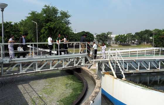 image : Touring wastewater treatment facilities