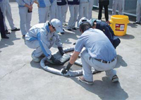 image : Damage control training for chemical substance leaks under way at the Shanghai Plant(2)