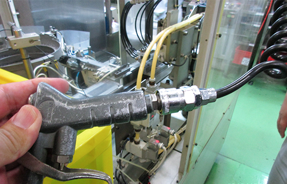 image : Energy conservation patrol at the Shanghai Plant (facility inspection)