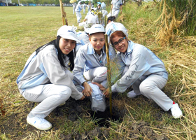 image : Tree planting at Lopburi Plant