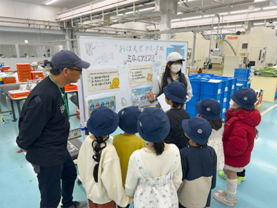image : Plant Tour of Neighboring Elementary School (Fujisawa Plant)