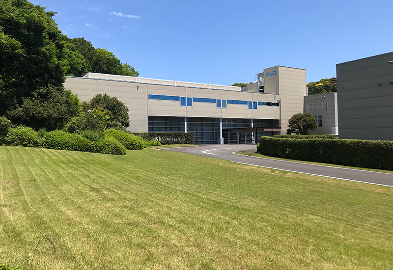 MinebeaMitsumi Inc.'s Hamamatsu Plant (Research buildings with lawns found in between and natural trees on the western side)