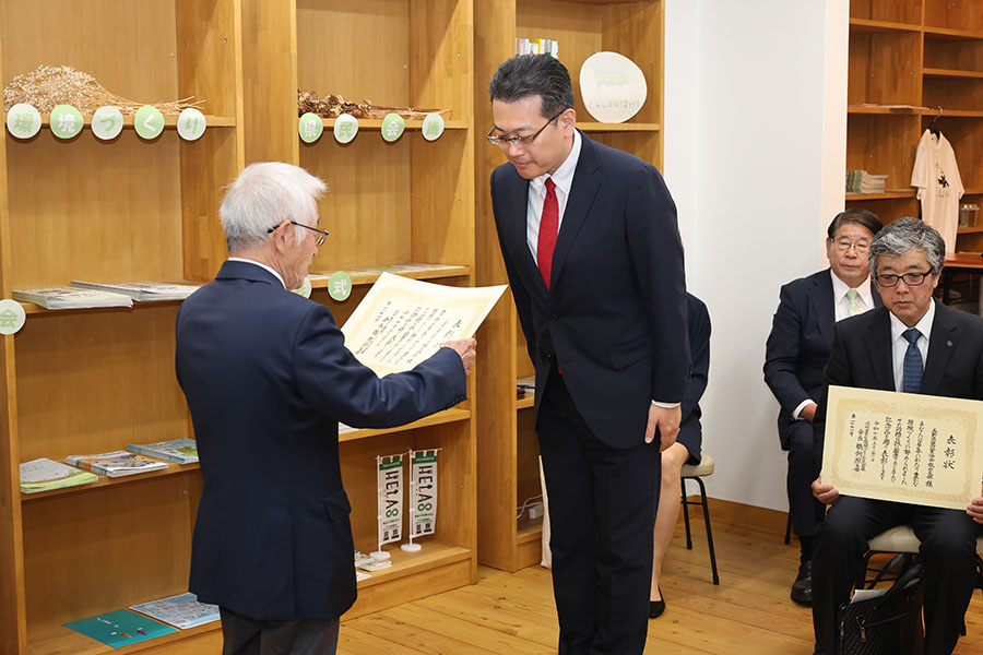 表彰式と記念撮影