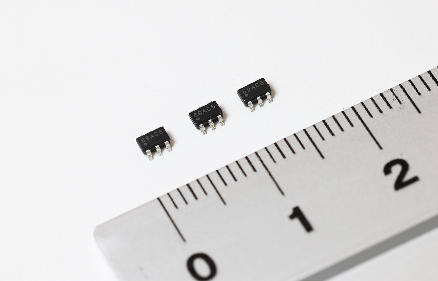 製品画像：ミツミ電機製MM4069x